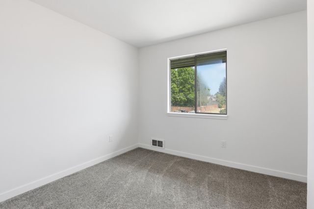 12449 E Olive Ave, Spokane Valley, WA 99216