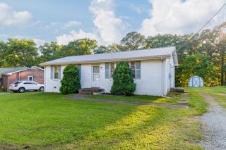 3892 Cedar St, Centerville, TN 37033