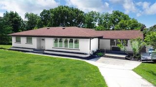 9497 Ellis Road, Springfield Charter Township, MI 48348