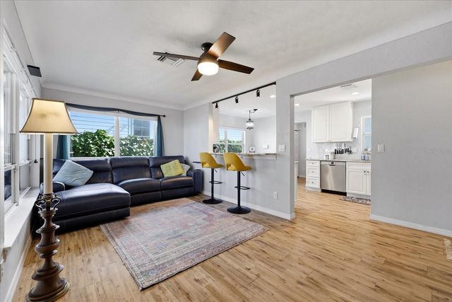 3021 10TH STREET N, St Petersburg, FL 33704