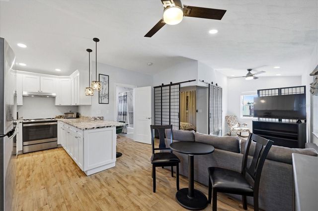 3021 10TH STREET N, St Petersburg, FL 33704