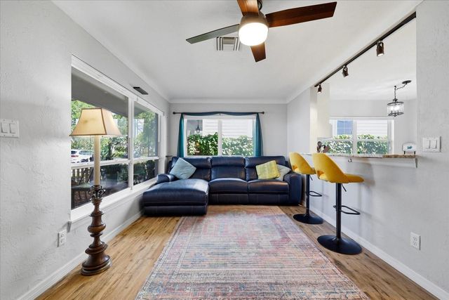 3021 10TH STREET N, St Petersburg, FL 33704