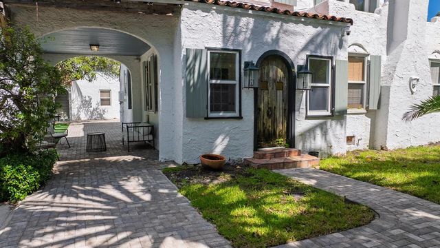 717 Forest Hill Boulevard, West Palm Beach, FL 33405