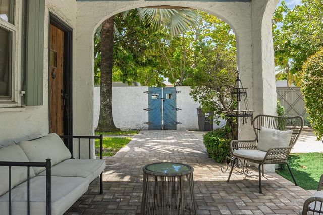 717 Forest Hill Boulevard, West Palm Beach, FL 33405