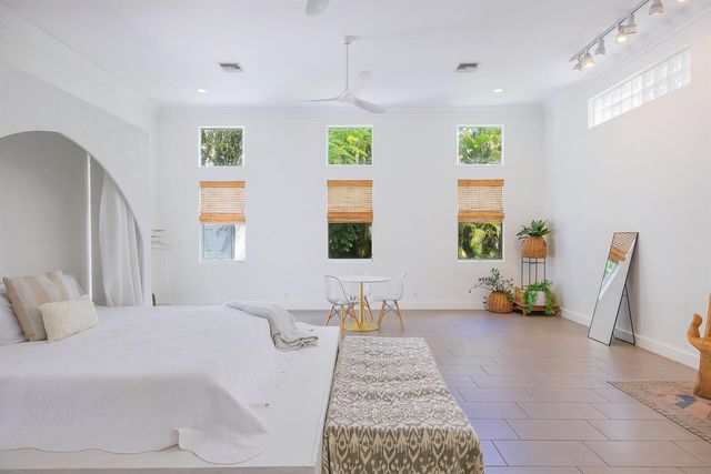 717 Forest Hill Boulevard, West Palm Beach, FL 33405