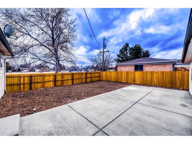 598 Emery Rd, Northglenn, CO 80233