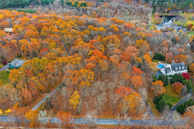 17 Spring House Road, Pound Ridge, NY 10576