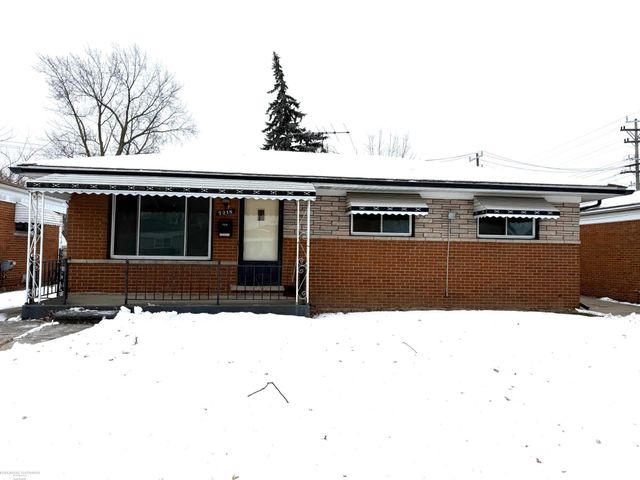 7218 Superior Street, Center Line, MI 48015