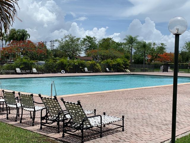 8420 SW 133rd Ave Rd 317, Miami, FL 33183