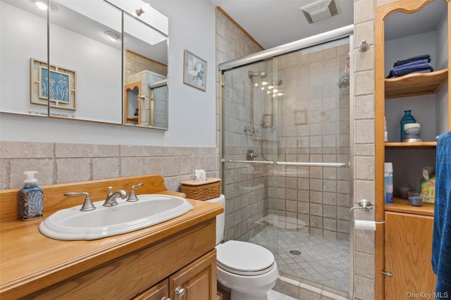 140 Oak Street, Medford, NY 11763