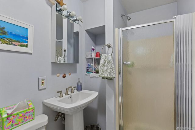 140 Oak Street, Medford, NY 11763