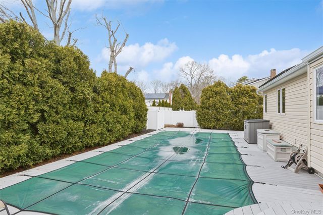 140 Oak Street, Medford, NY 11763