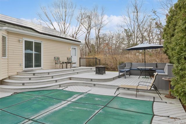 140 Oak Street, Medford, NY 11763