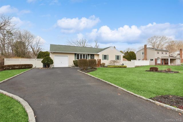 140 Oak Street, Medford, NY 11763