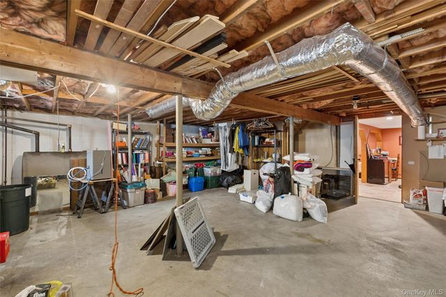 140 Oak Street, Medford, NY 11763