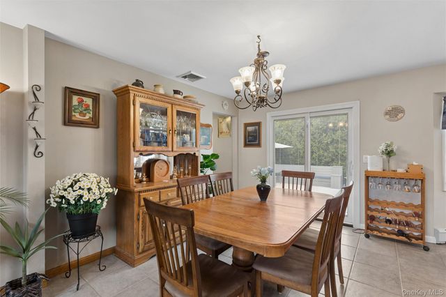 140 Oak Street, Medford, NY 11763