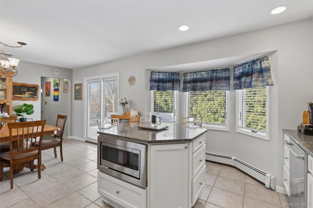 140 Oak Street, Medford, NY 11763