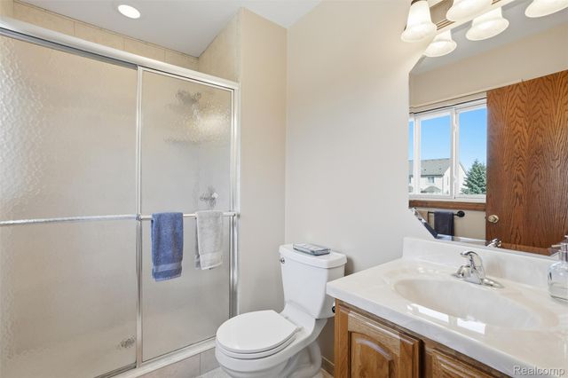 1883 Willowicke Drive, Wixom, MI 48393