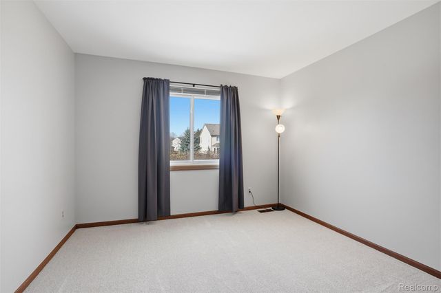 1883 Willowicke Drive, Wixom, MI 48393