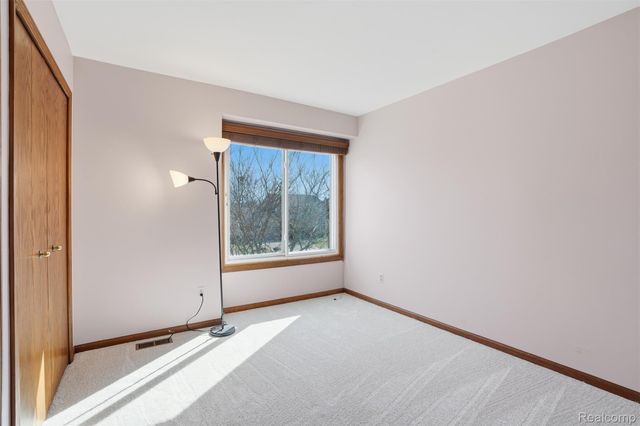 1883 Willowicke Drive, Wixom, MI 48393