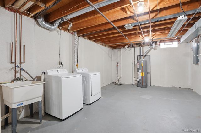 1883 Willowicke Drive, Wixom, MI 48393