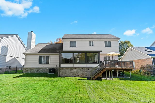 1883 Willowicke Drive, Wixom, MI 48393