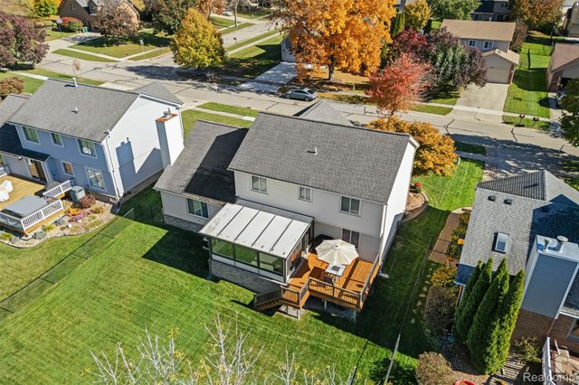 1883 Willowicke Drive, Wixom, MI 48393