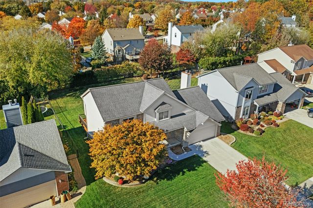 1883 Willowicke Drive, Wixom, MI 48393