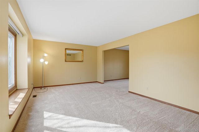 1883 Willowicke Drive, Wixom, MI 48393