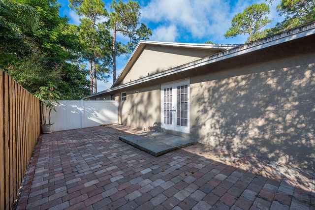 1029 Staghorn Street, Wellington, FL 33414