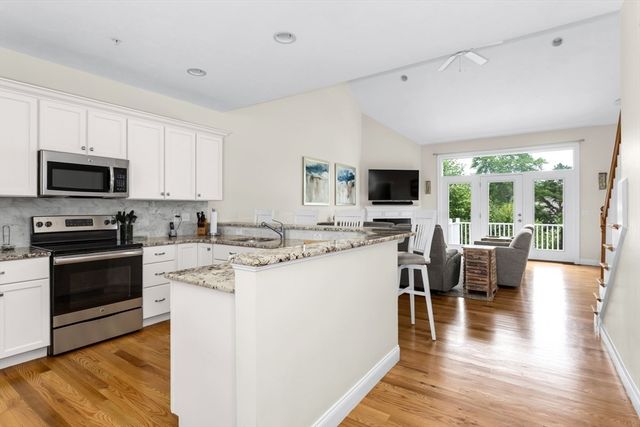 60 Tuscany Drive 60, Franklin, MA 02038