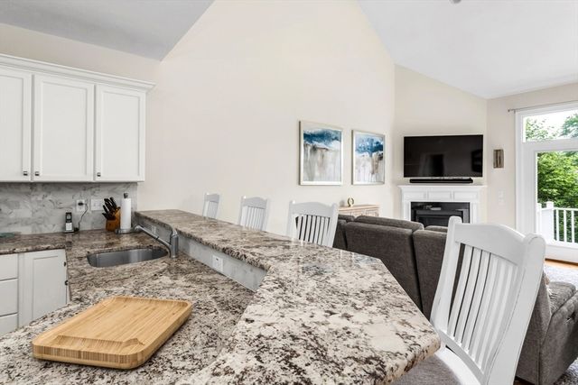 60 Tuscany Drive 60, Franklin, MA 02038