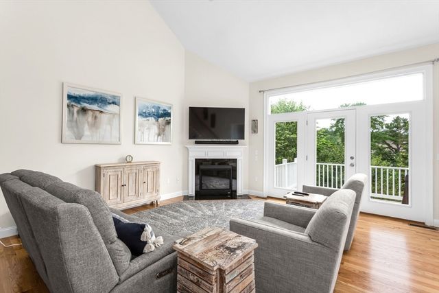 60 Tuscany Drive 60, Franklin, MA 02038