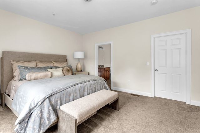 60 Tuscany Drive 60, Franklin, MA 02038