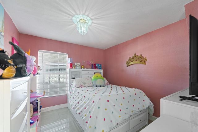 3151 NW 59th St, Miami, FL 33142