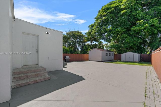 3151 NW 59th St, Miami, FL 33142