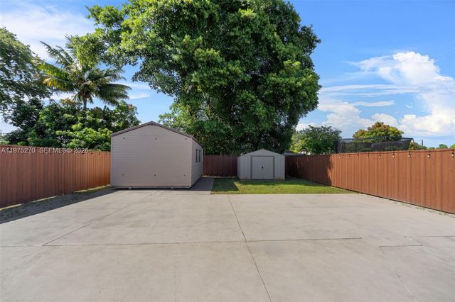 3151 NW 59th St, Miami, FL 33142