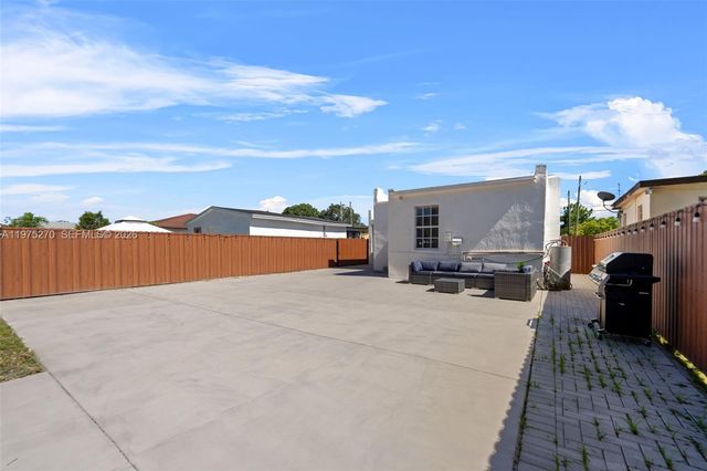 3151 NW 59th St, Miami, FL 33142