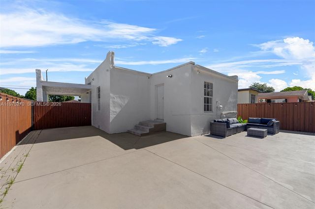 3151 NW 59th St, Miami, FL 33142