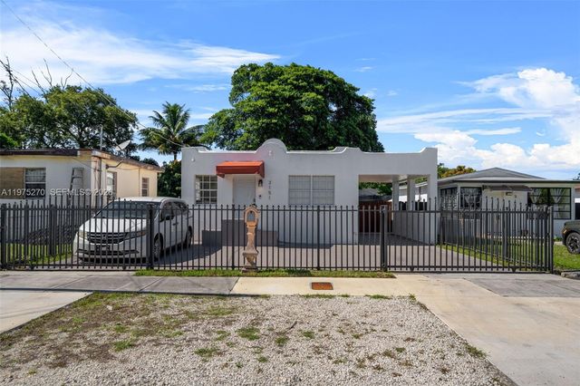 3151 NW 59th St, Miami, FL 33142