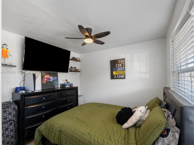 3151 NW 59th St, Miami, FL 33142