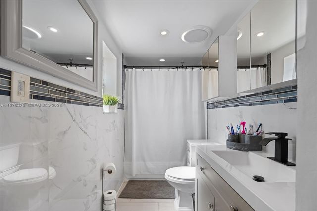 3151 NW 59th St, Miami, FL 33142