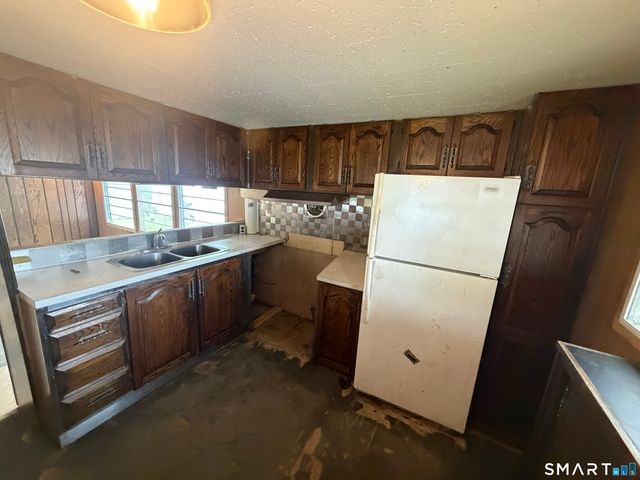 31 Rivermead Boulevard, East Hartford, CT 06118