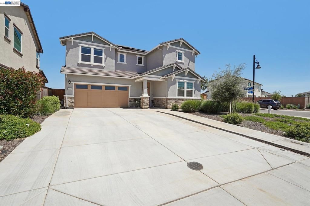Image 2 of property listing at 4013 Mirecourt cir, Rancho Cordova, CA 95742