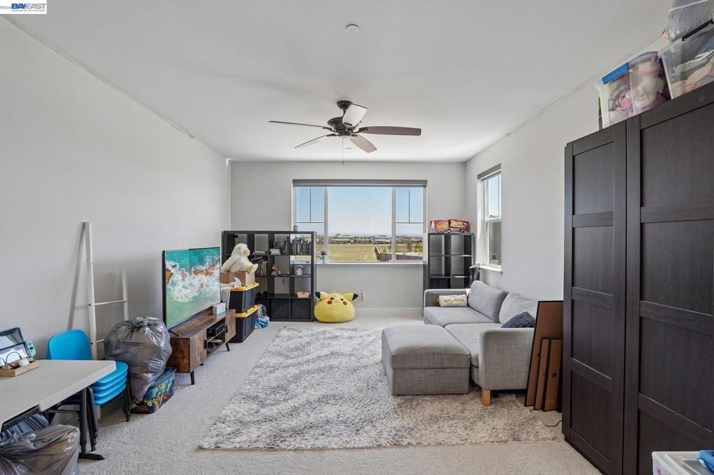 Image 21 of property listing at 4013 Mirecourt cir, Rancho Cordova, CA 95742