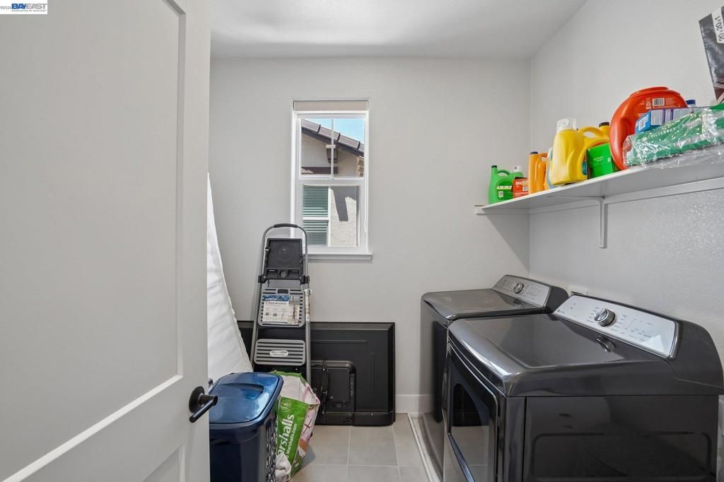 Image 23 of property listing at 4013 Mirecourt cir, Rancho Cordova, CA 95742