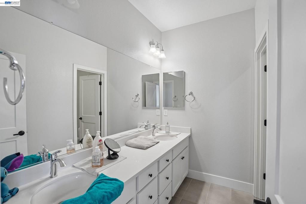 Image 25 of property listing at 4013 Mirecourt cir, Rancho Cordova, CA 95742