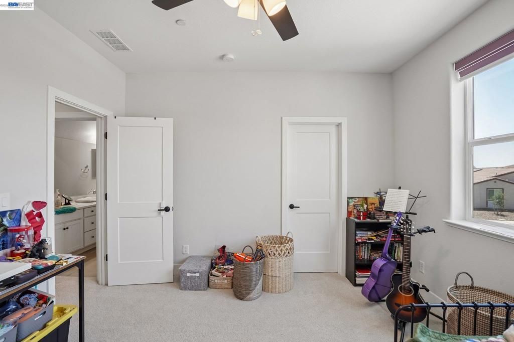 Image 28 of property listing at 4013 Mirecourt cir, Rancho Cordova, CA 95742