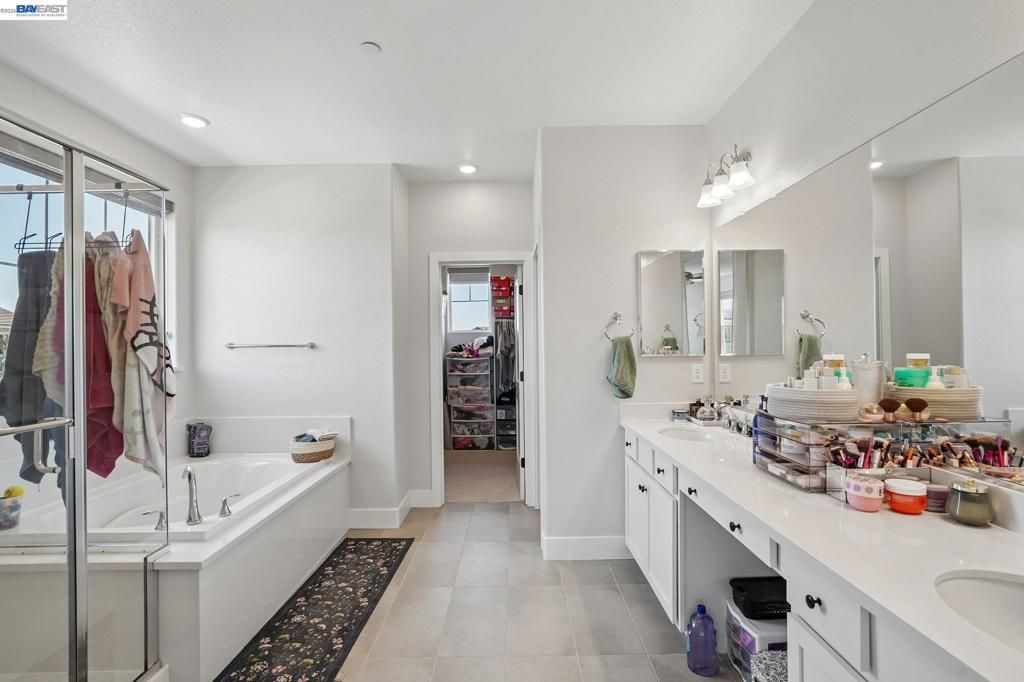 Image 35 of property listing at 4013 Mirecourt cir, Rancho Cordova, CA 95742