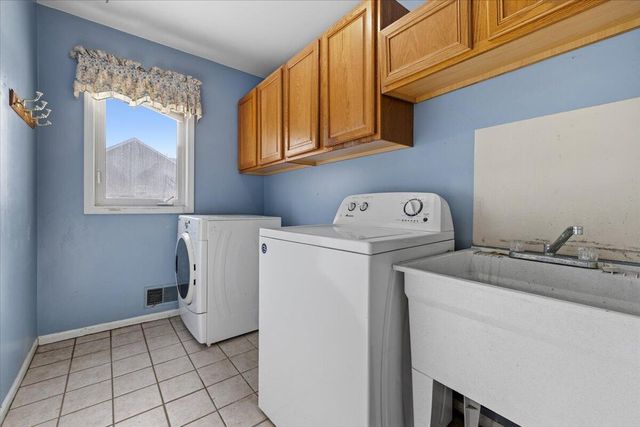 1908 Nikki Court, Oceola Twp, MI 48843